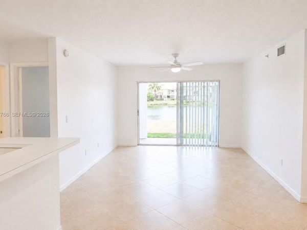 2600 S University Dr , Unit 110, Davie, FL 33328