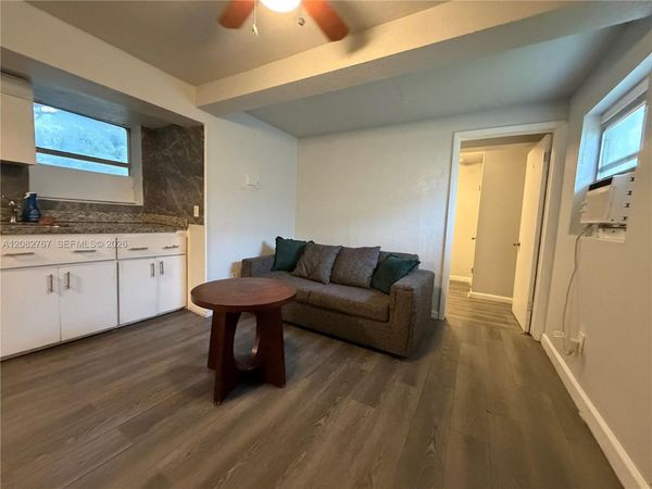 7802 NW 8th Ave, Unit 5, Miami, FL 33150