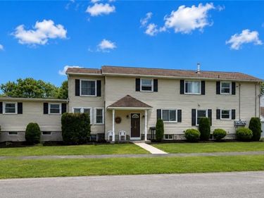 520 Roxford Road S, Syracuse, NY 13208