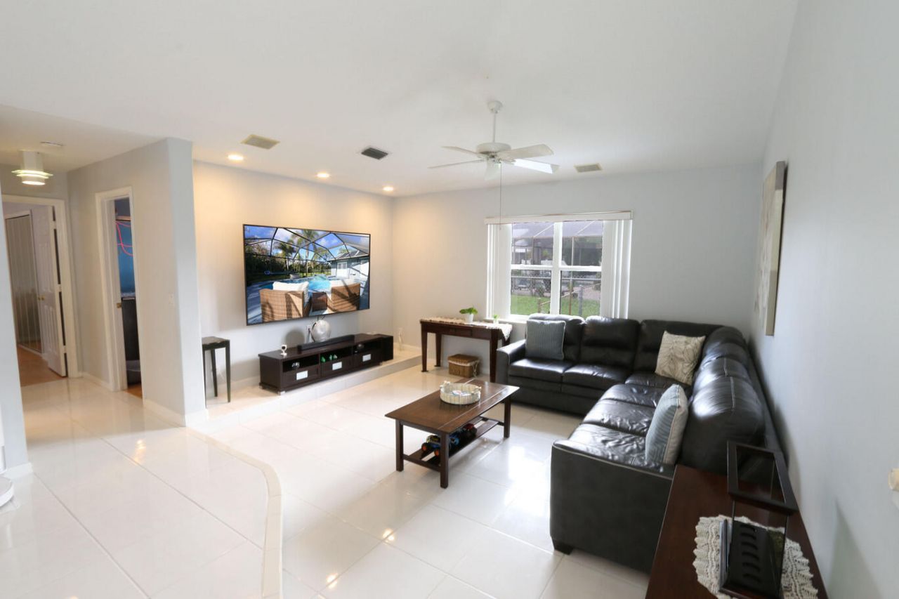 549 SE Cliff Road, Port Saint Lucie, FL 34984 Photo