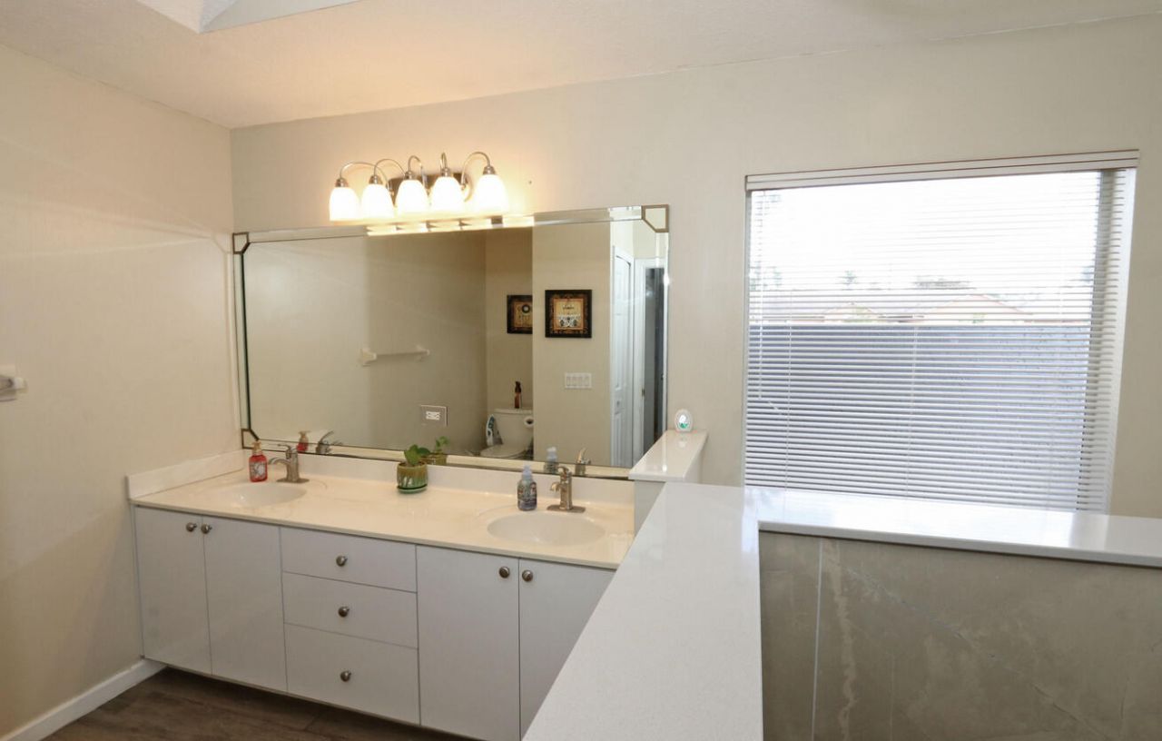 549 SE Cliff Road, Port Saint Lucie, FL 34984 Photo