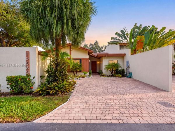 10583 SW 77th Ter, Miami, FL 33173