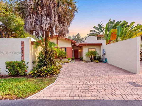 10583 SW 77th Ter, Miami, FL 33173