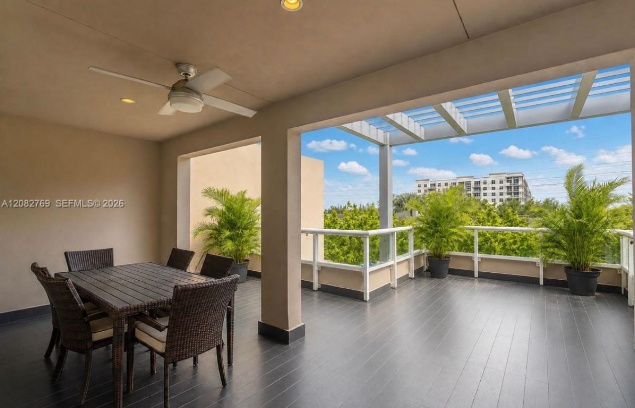 10545 NW 63rd Ter, Doral, FL 33178 Photo