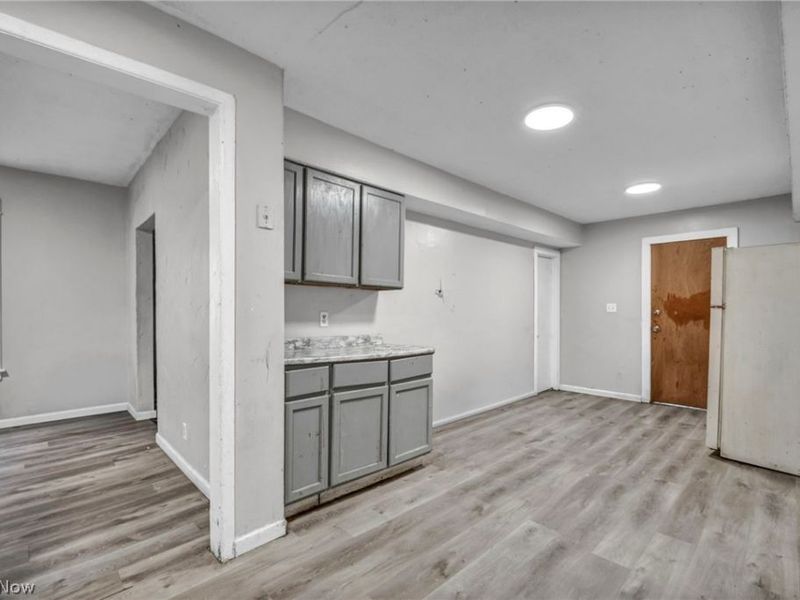 12811 Bartfield Avenue, Cleveland, OH 44108 Photo 6