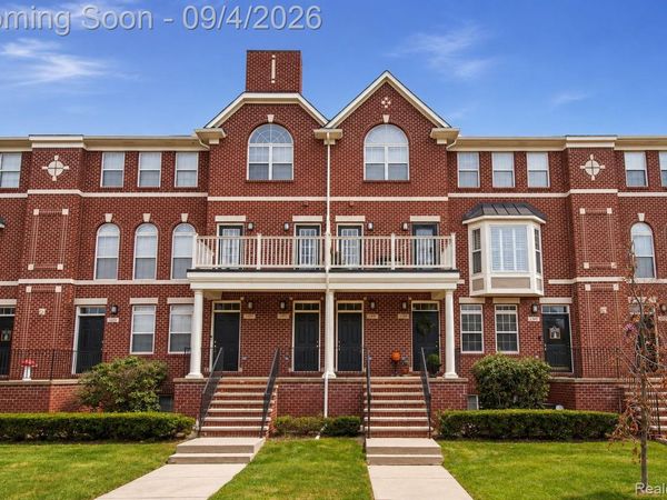 1405 Raliegh Place, Troy, Mi 48084