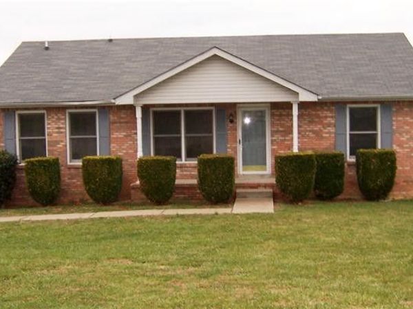 1310 Sonja Dr, Clarksville, TN 37042