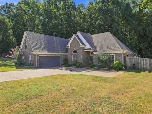 50 BROOKHAVEN LN, Oakland, TN 38060