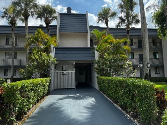 4411 Trevi Court, Unit 305, Lake Worth, FL 33467 Photo