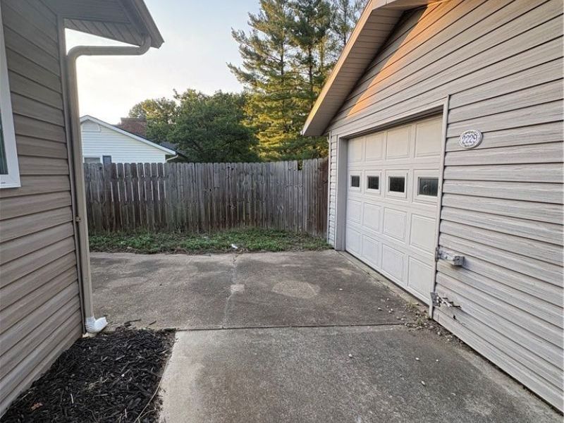 2229 Newark Road, Zanesville, OH 43701 Photo 3