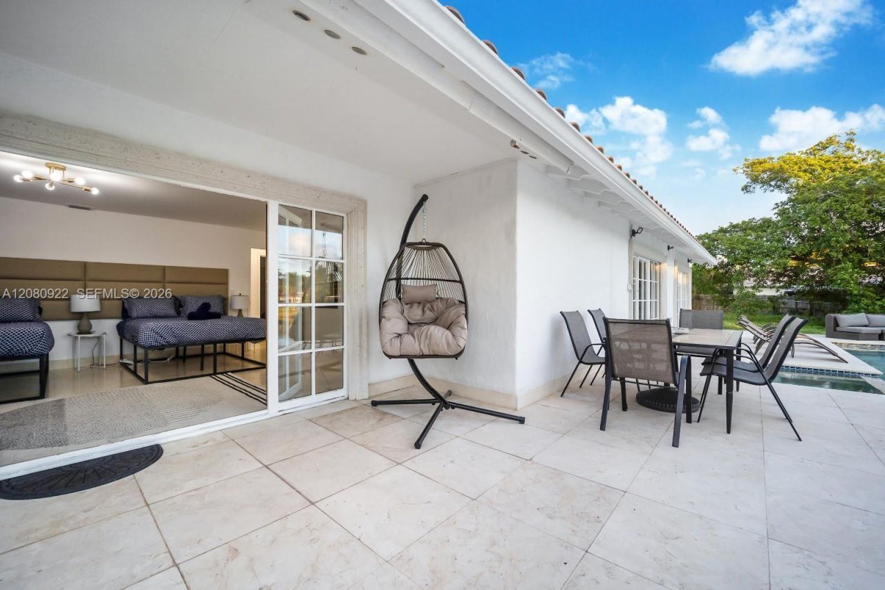 2286 NE 215th St , Unit 2286, Miami, FL 33180 Photo