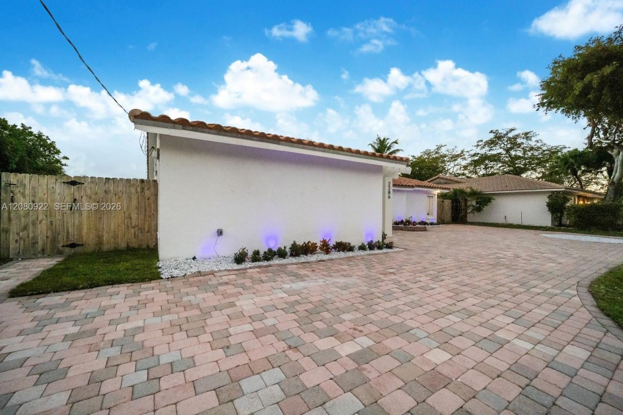 2286 NE 215th St , Unit 2286, Miami, FL 33180 Photo