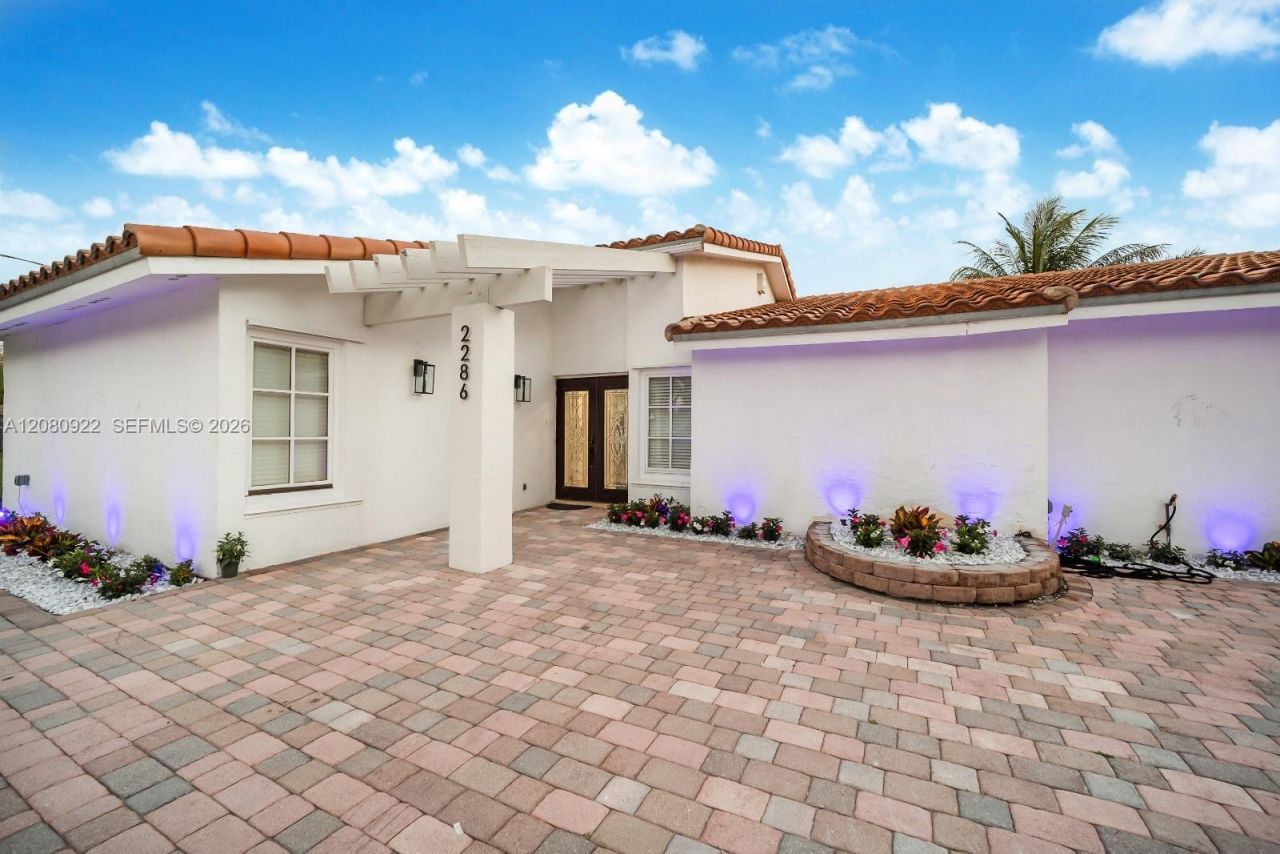 2286 NE 215th St , Unit 2286, Miami, FL 33180 Photo