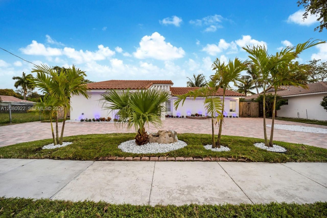 2286 NE 215th St , Unit 2286, Miami, FL 33180 Photo