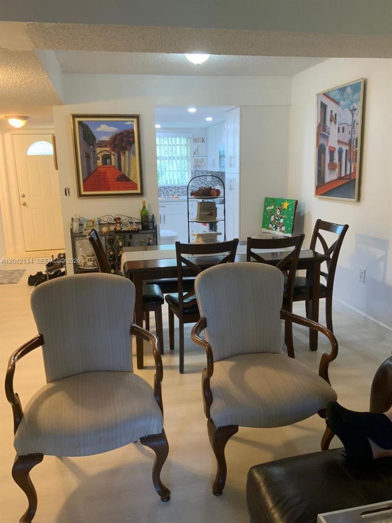 11183 NW 7th St , Unit 104, Miami, FL 33172 Photo