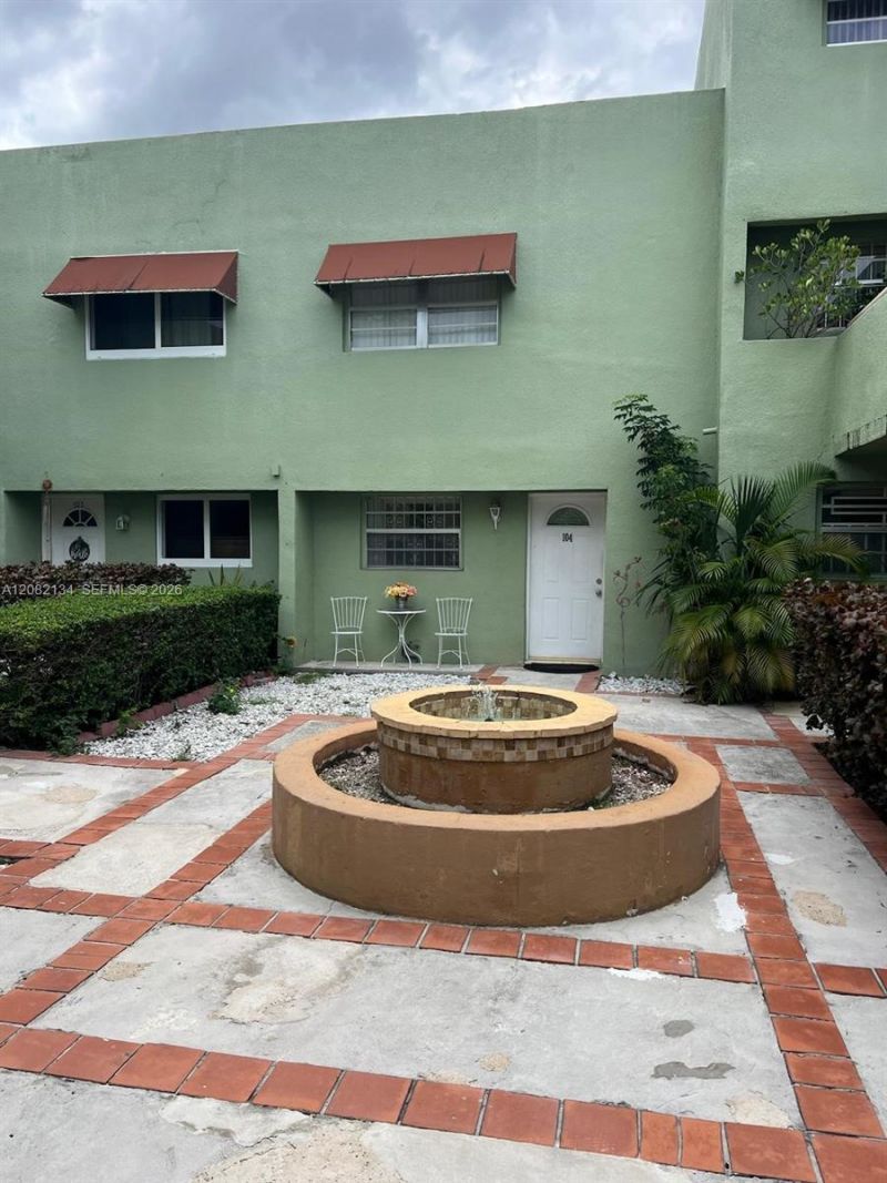 11183 NW 7th St , Unit 104, Miami, FL 33172 Photo