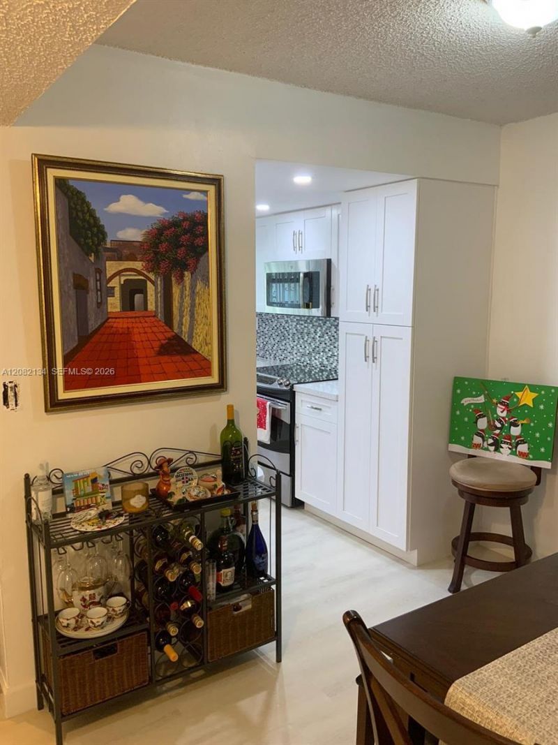 11183 NW 7th St , Unit 104, Miami, FL 33172 Photo