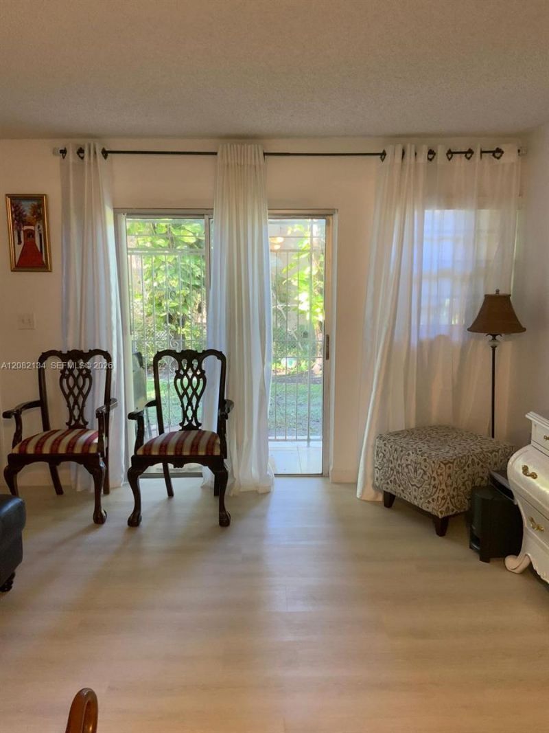 11183 NW 7th St , Unit 104, Miami, FL 33172 Photo