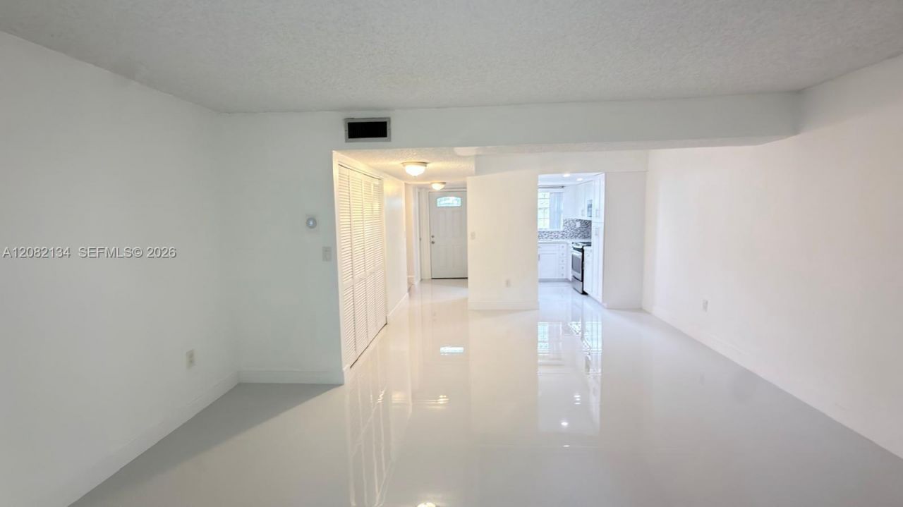 11183 NW 7th St, Unit 104, Miami, FL 33172 Photo