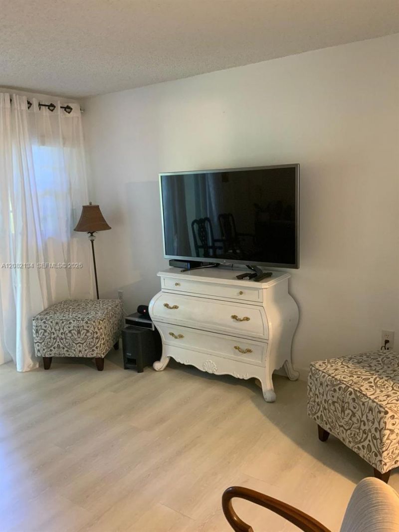 11183 NW 7th St , Unit 104, Miami, FL 33172 Photo