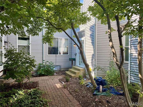 5776 Kingsbury Place , St Louis, MO 63112