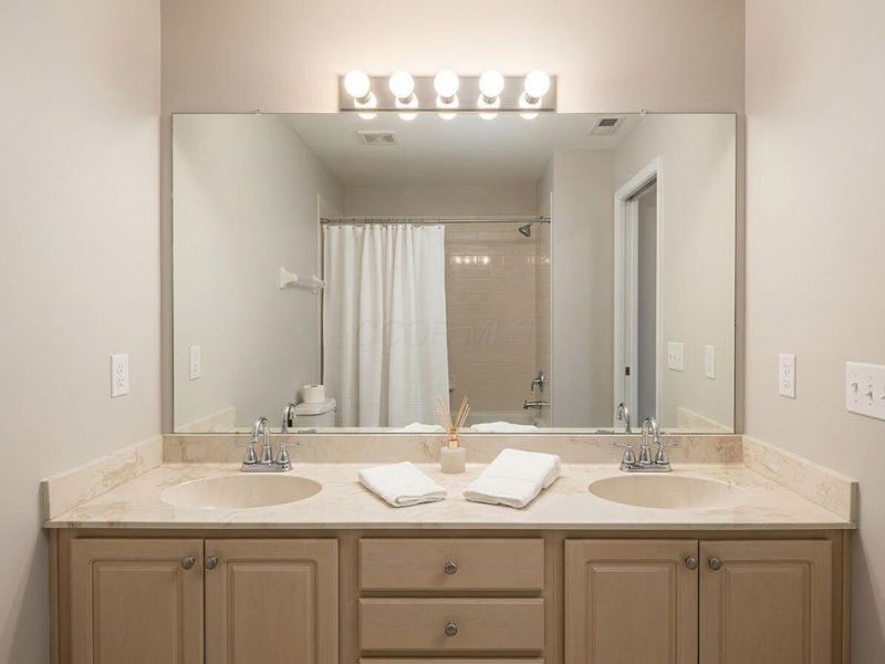 6239 Craughwell Lane , Dublin, OH 43017 Photo 7