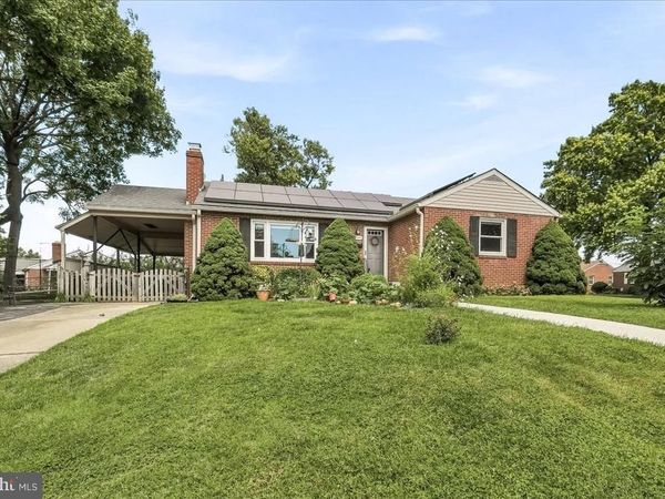 902 PINE AVENUE , FREDERICK, MD 21701