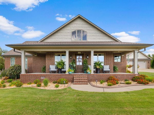 47 Maplewood Cir, Killen, AL 35645