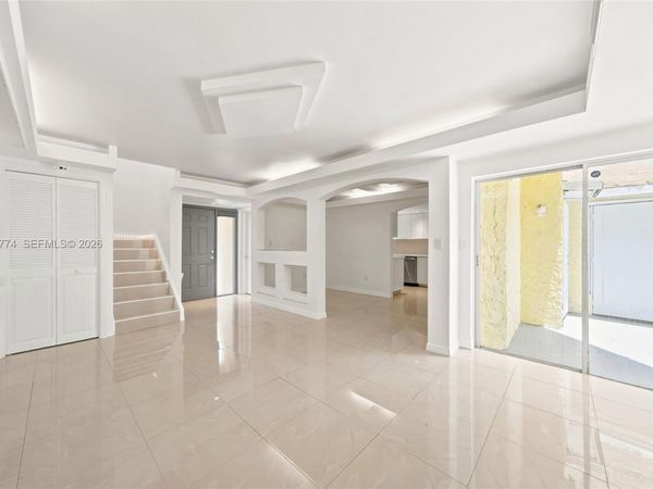 9674 Fontainebleau Blvd , Unit 28, Miami, FL 33172