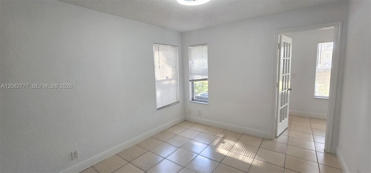 3380 N Pinewalk Dr N, Unit 1111, Margate, FL 33063 Photo