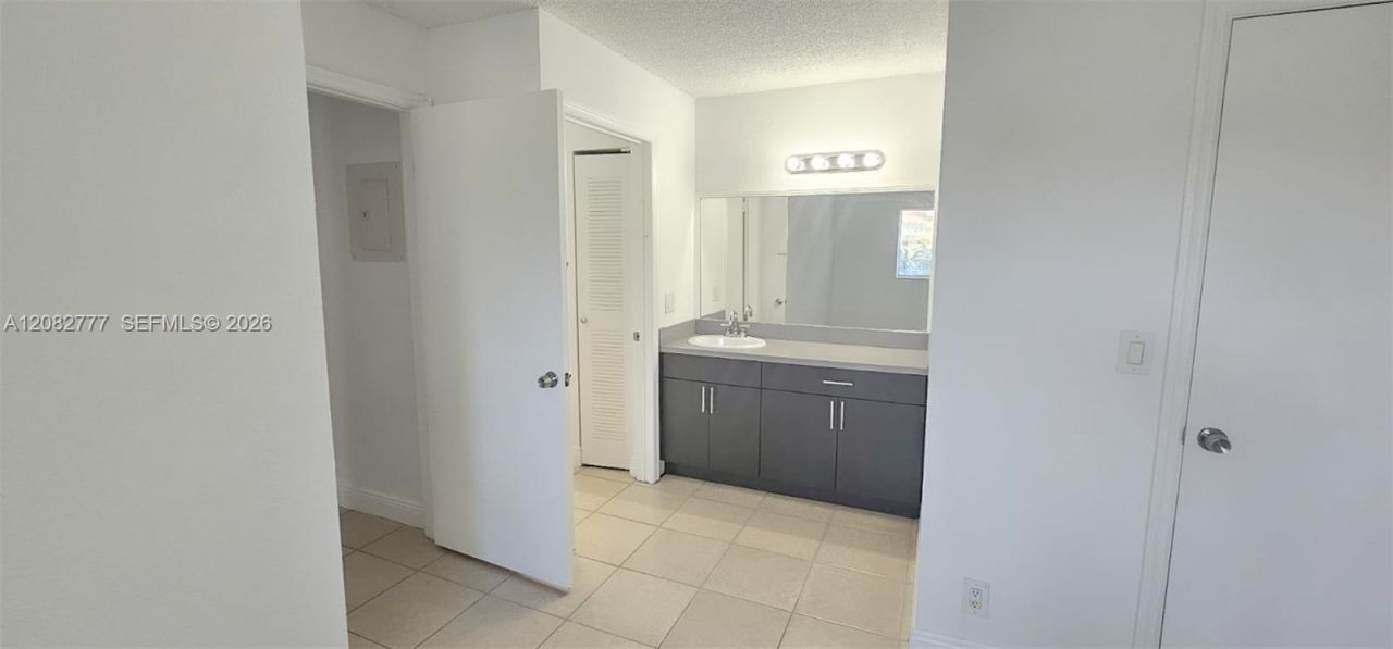 3380 N Pinewalk Dr N, Unit 1111, Margate, FL 33063 Photo