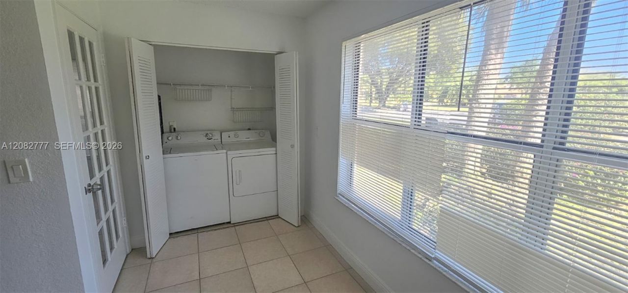 3380 N Pinewalk Dr N, Unit 1111, Margate, FL 33063 Photo