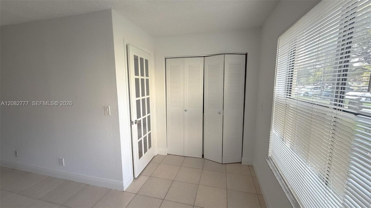 3380 N Pinewalk Dr N, Unit 1111, Margate, FL 33063 Photo