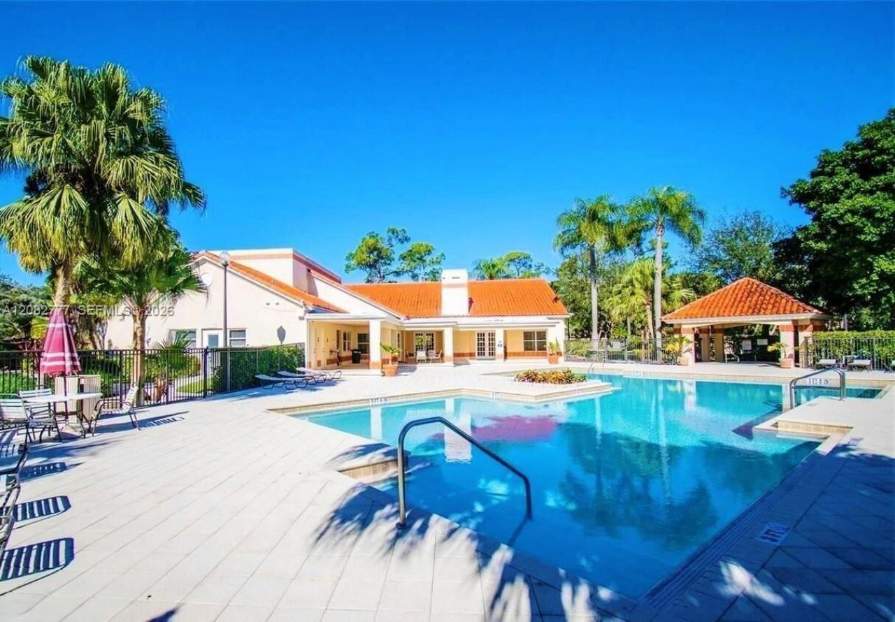 3380 N Pinewalk Dr N, Unit 1111, Margate, FL 33063 Photo