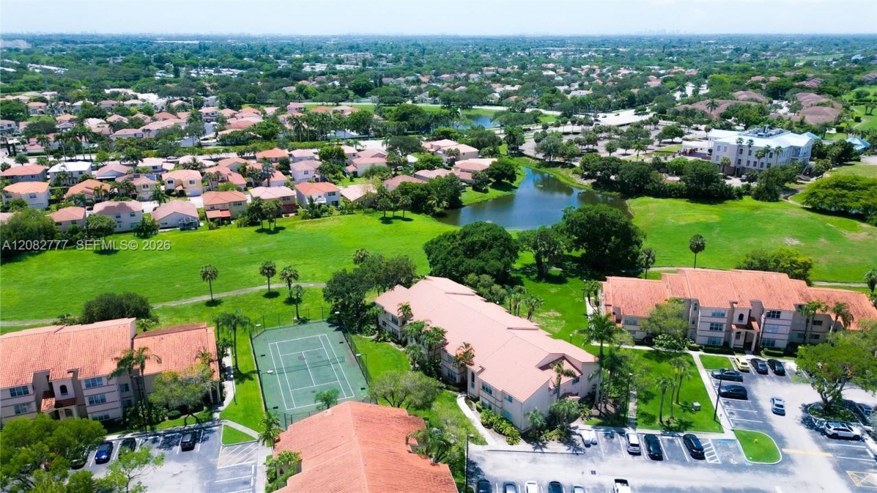 3380 N Pinewalk Dr N, Unit 1111, Margate, FL 33063 Photo