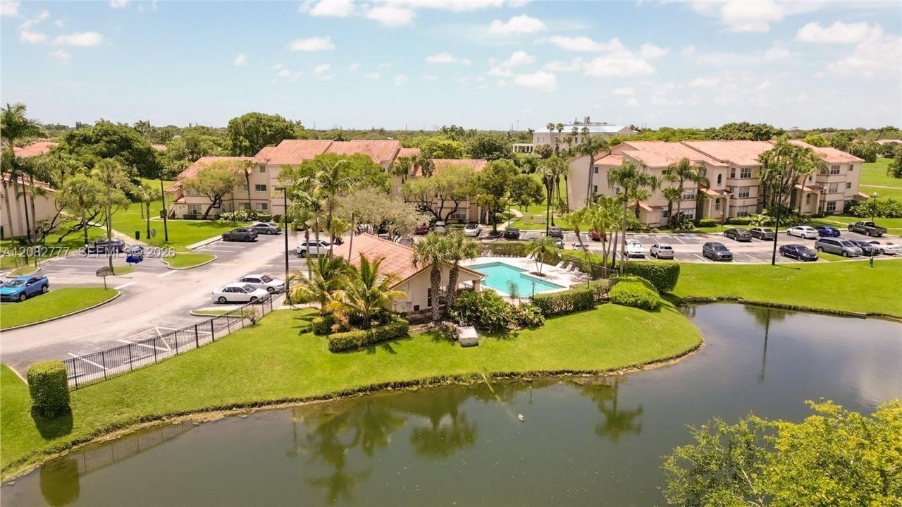 3380 N Pinewalk Dr N, Unit 1111, Margate, FL 33063 Photo