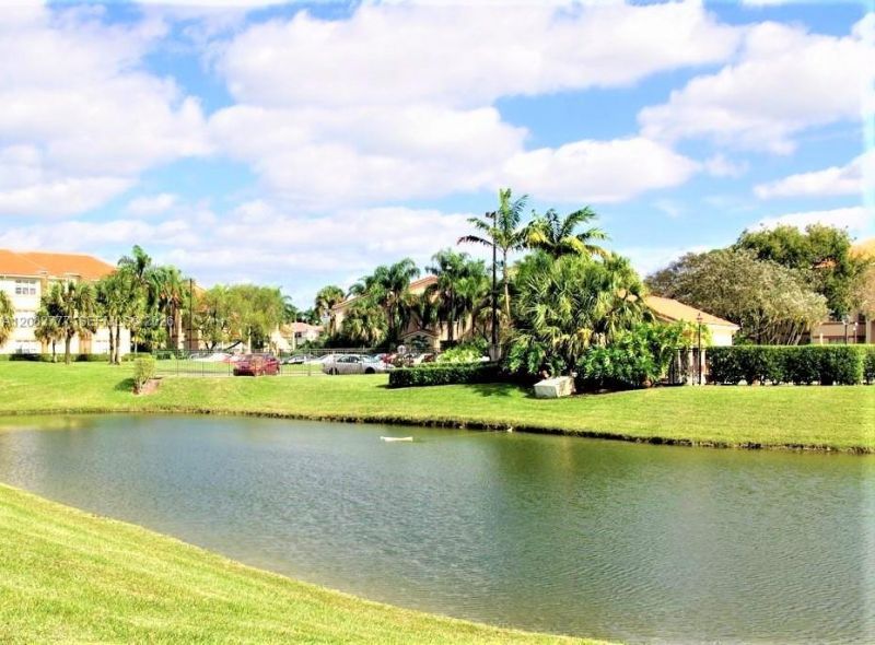 3380 N Pinewalk Dr N, Unit 1111, Margate, FL 33063 Photo