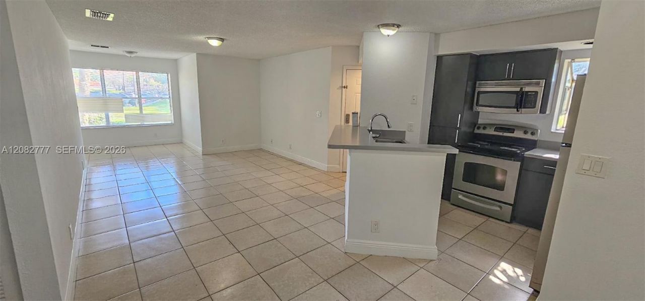 3380 N Pinewalk Dr N, Unit 1111, Margate, FL 33063 Photo