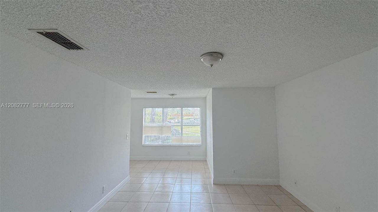 3380 N Pinewalk Dr N, Unit 1111, Margate, FL 33063 Photo