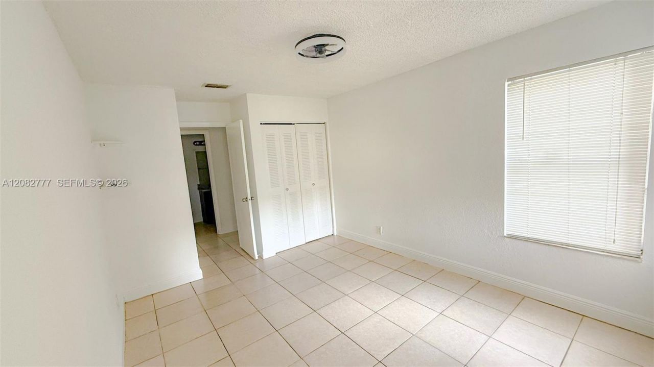 3380 N Pinewalk Dr N, Unit 1111, Margate, FL 33063 Photo