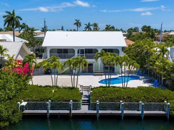 285 13Th Street, KEY COLONY, FL 33051