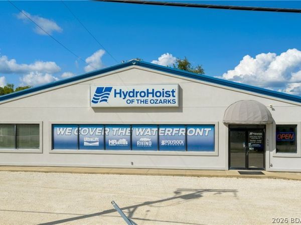 448 S. Main Street , Laurie, MO 65038