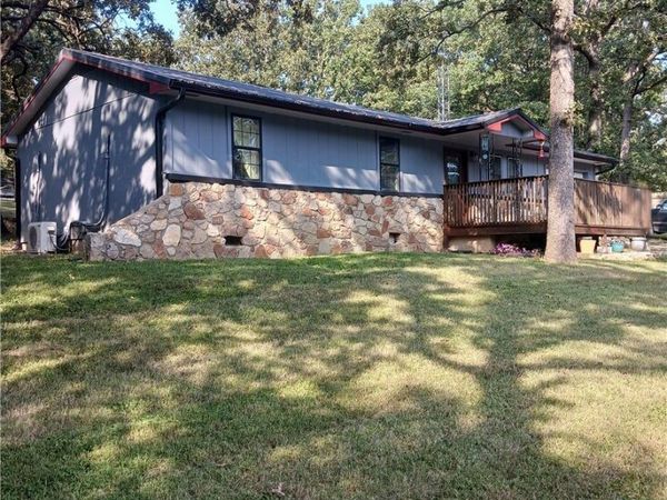 12831 Oak Leaf Drive , Versailles, MO 65084