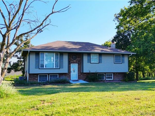 40364 Highway CC Highway , California, MO 65018