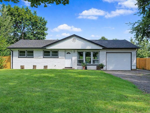 403 Springsouth Road , Schaumburg, IL 60193