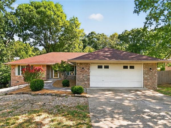 4 Dinton Circle, Bella Vista, AR 72714