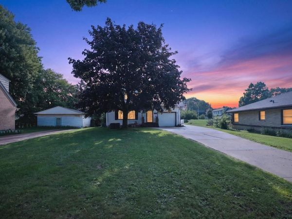 2738 S 72nd STREET, Milwaukee, WI 53219