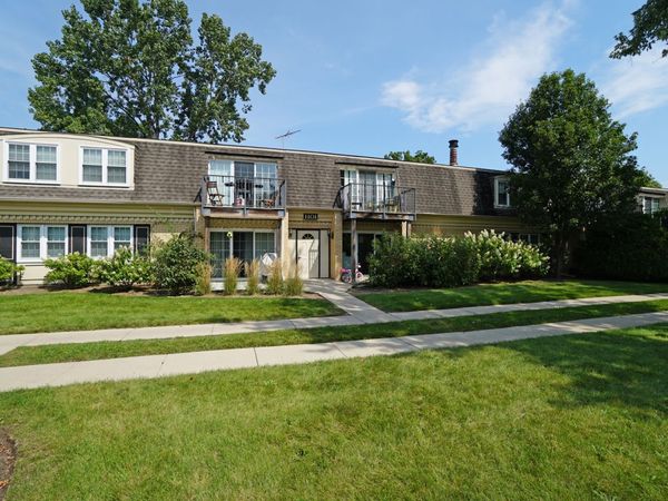1101 Pleasant Run Drive , Unit 1014, Wheeling, IL 60090