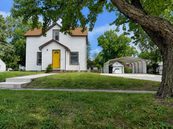 214 N 12 Street, Estherville, IA 51334