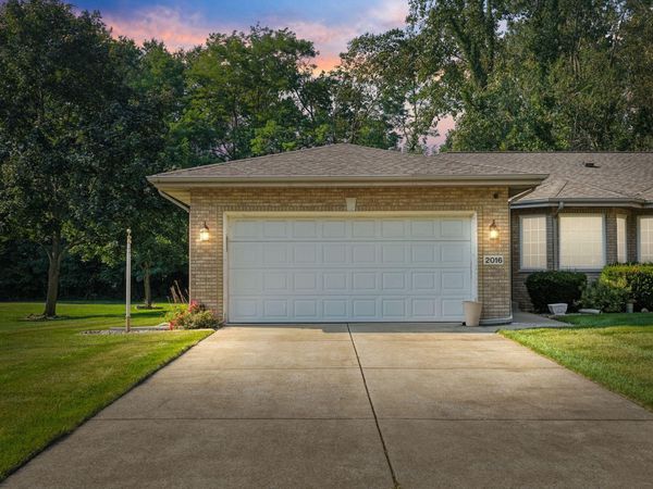 2016 Texas Street, Chesterton, IN 46304